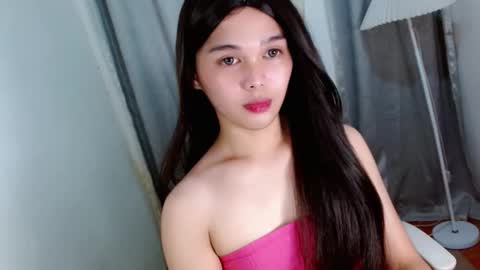 Snapshot of louilalicious chatting on 11.07.25 louilalicious online show from 11.07.25