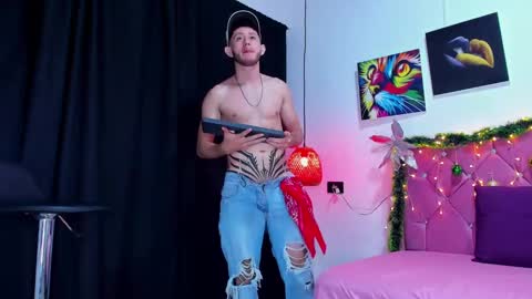 OF louis bcasta1 online show from 12.19.24