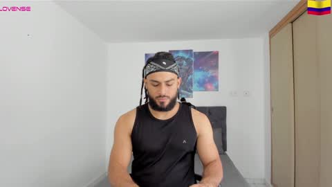 louis_marley_ online show from 12.23.24