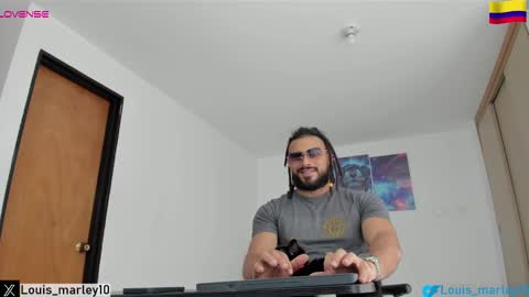 louis_marley_ online show from 03.07.25