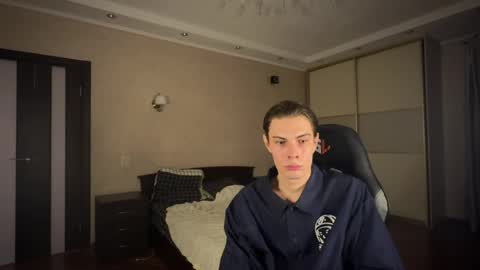 Snapshot of louis_preston chatting on 02.21.25 Mark online show from 02.21.25