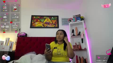 Snapshot of louise_nails chatting on 09.26.25 LouIse online show from 09.26.25