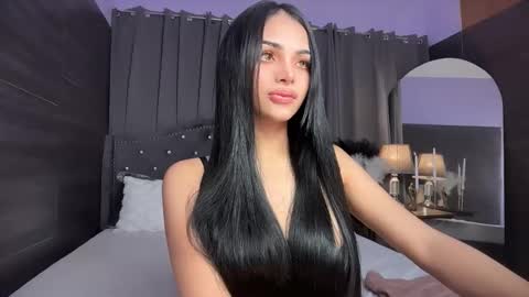 Snapshot of louiseelizabeth chatting on 10.16.25 samantha online show from 10.16.25