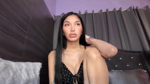 Snapshot of louiseelizabeth chatting on 01.18.26 samantha online show from 01.18.26