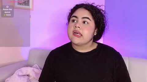 lourdes_moon22 online show from 12.19.25