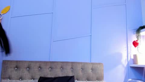 Louren Fox online show from 10.08.25