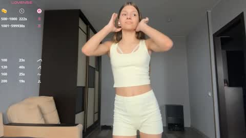 Lesi online show from 04.10.26