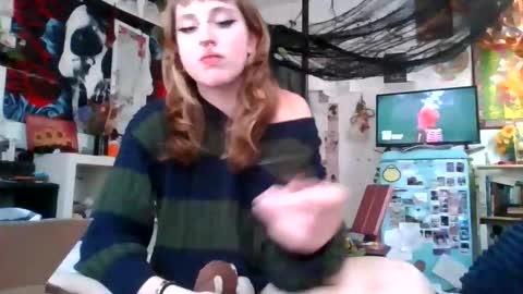 Snapshot of lov3lypixi3 chatting on 10.10.25 lov3lypixi3 online show from 10.10.25