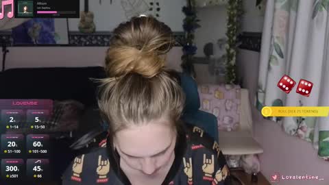 Lo Valentine online show from 09.12.25