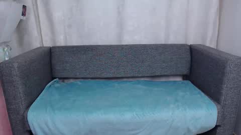 Snapshot of love_bella_ chatting on 11.10.25 love bella online show from 11.10.25