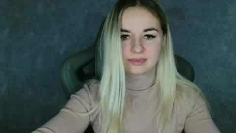 Snapshot of love_dom_meg chatting on 02.28.25 Megane online show from 02.28.25