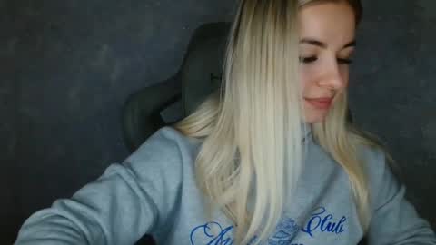 Snapshot of love_dom_meg chatting on 03.04.25 Megane online show from 03.04.25