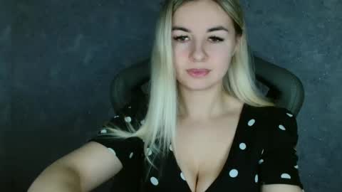 Snapshot of love_dom_meg chatting on 03.12.25 Megane online show from 03.12.25