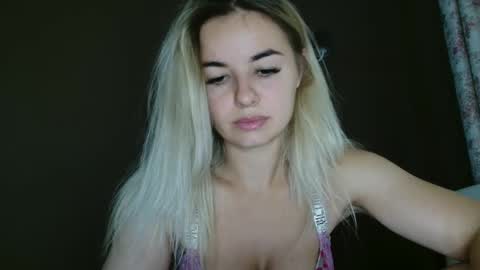 Snapshot of love_dom_meg chatting on 09.10.25 Megane online show from 09.10.25