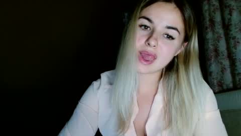 Snapshot of love_dom_meg chatting on 09.23.25 Megane online show from 09.23.25