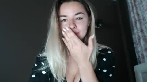 Snapshot of love_dom_meg chatting on 11.01.25 Megane online show from 11.01.25