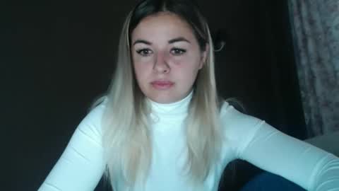 Snapshot of love_dom_meg chatting on 11.04.25 Megane online show from 11.04.25