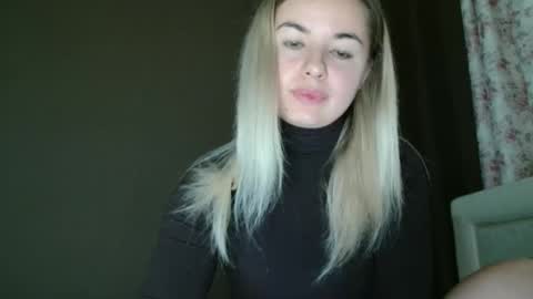 Snapshot of love_dom_meg chatting on 11.25.25 Megane online show from 11.25.25