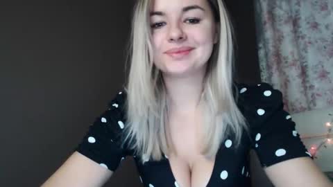 Snapshot of love_dom_meg chatting on 12.17.25 Megane online show from 12.17.25