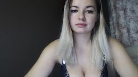 Snapshot of love_dom_meg chatting on 12.20.25 Megane online show from 12.20.25