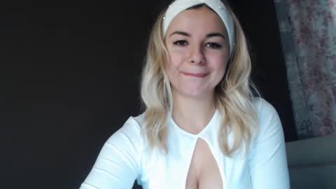 Snapshot of love_dom_meg chatting on 02.17.26 Megane online show from 02.17.26