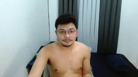 Snapshot of love_hottieh chatting on 10.27.25 love_hottieh online show from 10.27.25