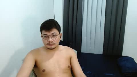 Snapshot of love_hottieh chatting on 10.28.25 love_hottieh online show from 10.28.25