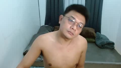 Snapshot of love_hottieh chatting on 04.14.26 love_hottieh online show from 04.14.26