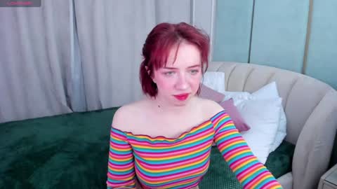 Snapshot of love_is_lola chatting on 12.20.24 Lola online show from 12.20.24