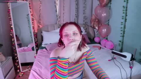 Snapshot of love_is_lola chatting on 02.21.25 Lola online show from 02.21.25