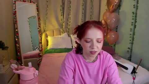 Snapshot of love_is_lola chatting on 02.27.25 Lola online show from 02.27.25