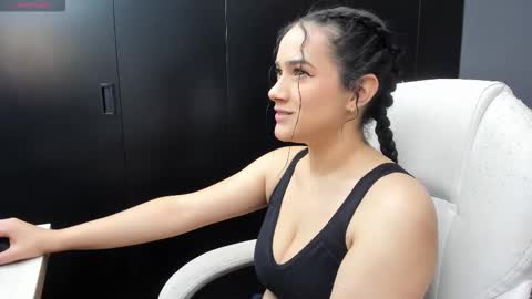 Kristen LoveBerry online show from 10.20.25