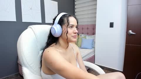 Kristen LoveBerry online show from 10.26.25