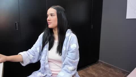 Kristen LoveBerry online show from 11.02.25