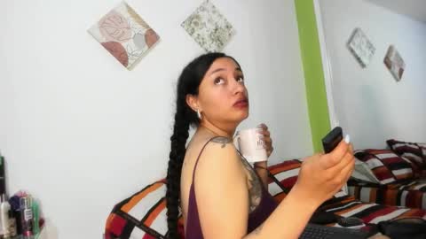Mia online show from 10.06.25
