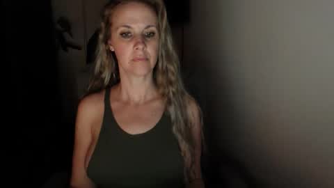 LoVe On  online show from 11.27.25