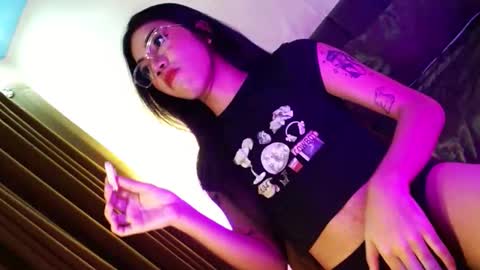 Snapshot of love_seren chatting on 10.25.25 Seren online show from 10.25.25