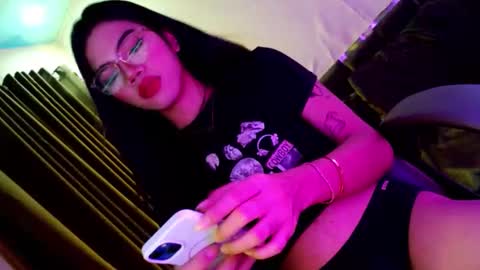 Snapshot of love_seren chatting on 02.04.26 Seren online show from 02.04.26