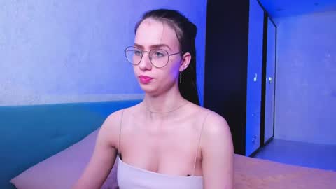 Elisabette online show from 04.17.26