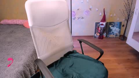 cat-girl online show from 01.15.25