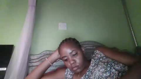 Snapshot of lovegal335 chatting on 12.15.25 lovegal335 online show from 12.15.25