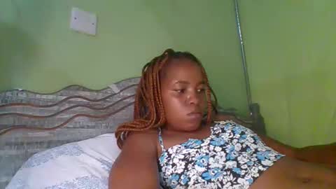 Snapshot of lovegal335 chatting on 01.08.26 lovegal335 online show from 01.08.26