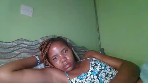 Snapshot of lovegal335 chatting on 01.10.26 lovegal335 online show from 01.10.26