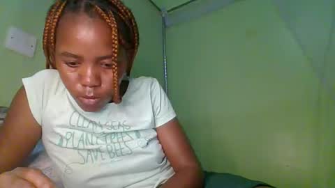 Snapshot of lovegal335 chatting on 01.11.26 lovegal335 online show from 01.11.26