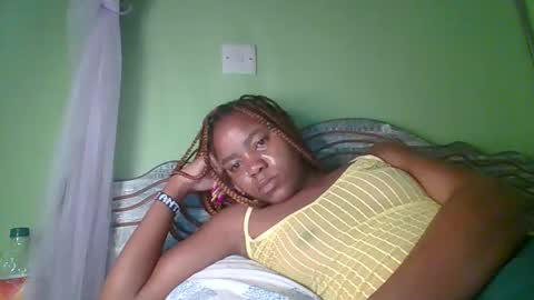 Snapshot of lovegal335 chatting on 01.12.26 lovegal335 online show from 01.12.26