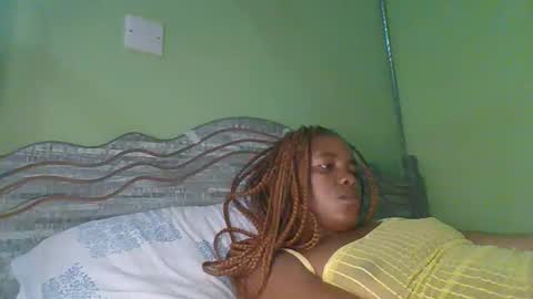 Snapshot of lovegal335 chatting on 01.12.26 lovegal335 online show from 01.12.26