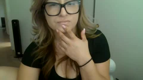 Snapshot of lovelife619760 chatting on 10.09.25 Doll 4 you online show from 10.09.25