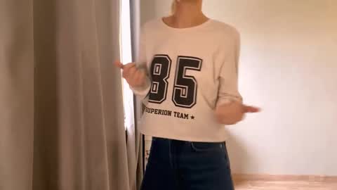 Ella online show from 12.03.25