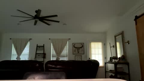 Love online show from 09.19.25