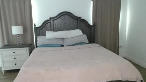 Love online show from 11.19.25